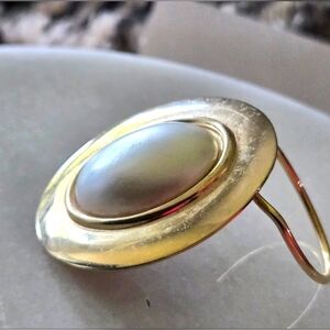 Vintage Jeri Lue  Gold Tone Faux Pearl Scarf Clip